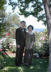 tom_mrs_cheng.jpg (95609 bytes)